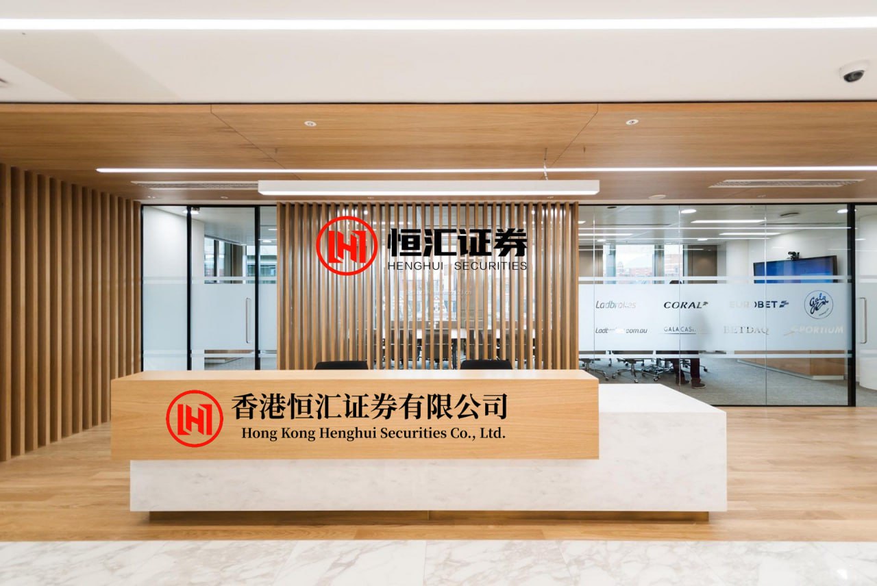 南盛配资官网 退休阿姨坚守“小上海”“最后的书报亭”